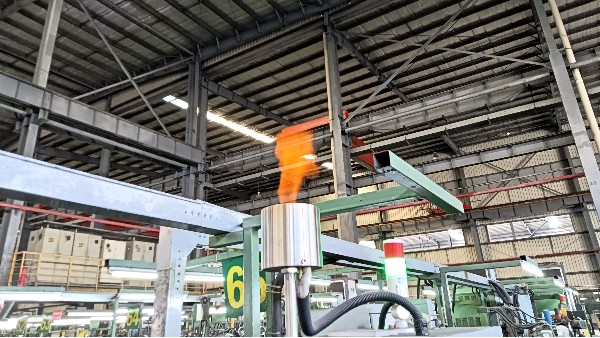 同是不銹鋼換熱管，為什么有的很亮，有的很暗