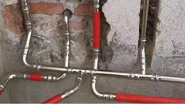 不銹鋼雙卡壓管件和焊接管件的區(qū)別有哪些？